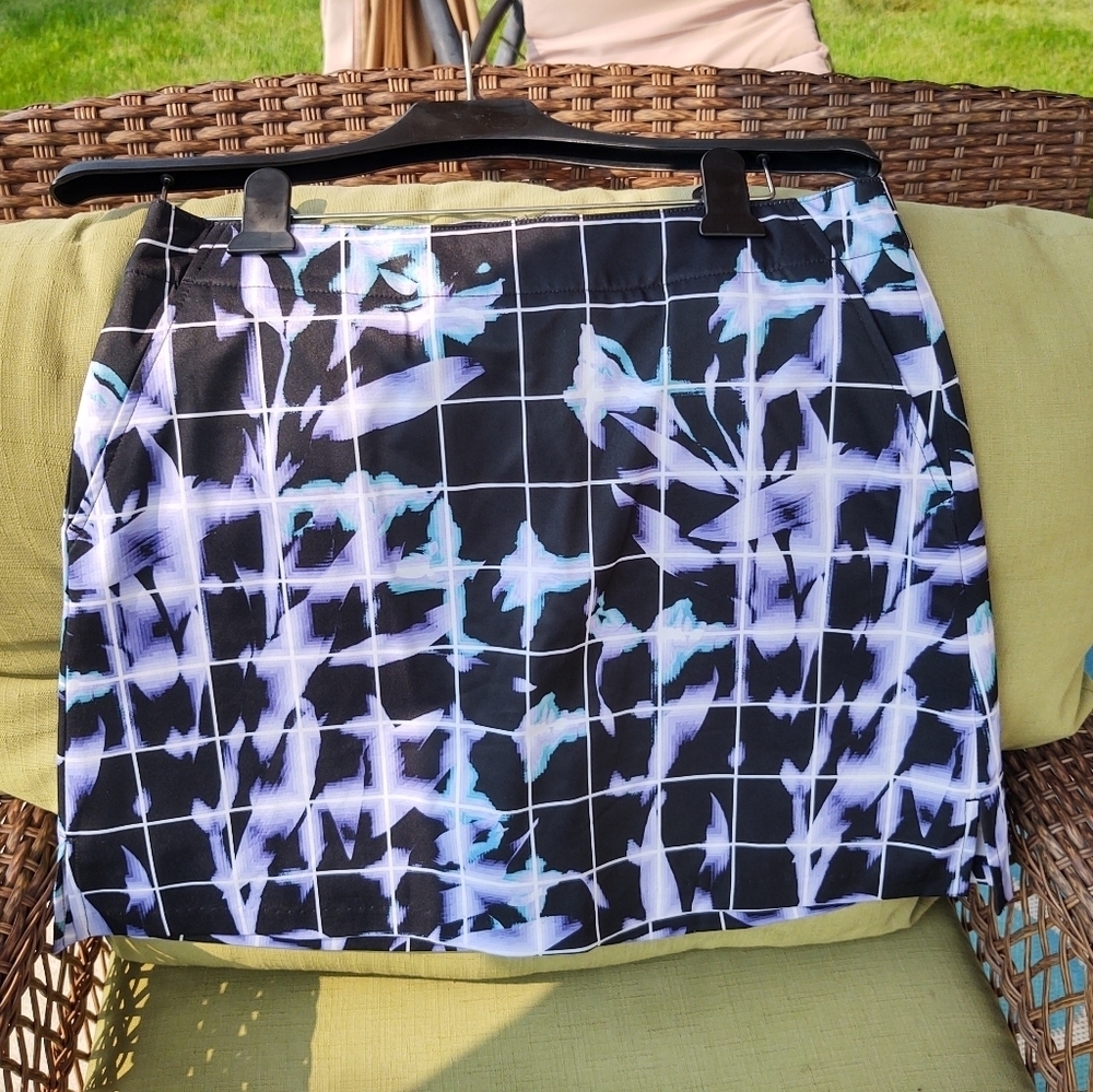 Lady Hagen Size 6 Floral Hydro Dri Skort! - Picture 8 of 10